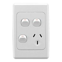 2000 Series
Single Switch Socket Outlet
250V, 10A, Vertical, 2 Removable Switch | White Electric