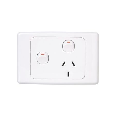 2000 Series
Single Switch Socket Outlet
250V, 10A, Removable Extra Switch | White Electric